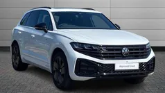 Pure white Used 2024 VW Touareg Black Edition SUV | £55,195 (Fair price)