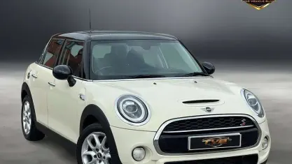 Used Mini Cooper S Classic 192 HP (141 kW) 2019 White Hatchback