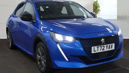 Used Peugeot e-208 Allure+ 100 kW (136 HP) 2023 Blue Hatchback
