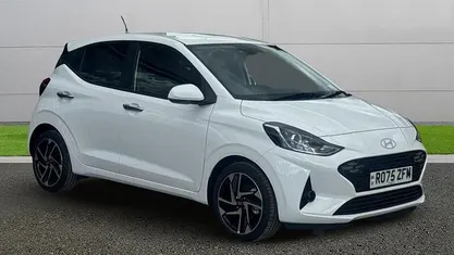 Used Hyundai i10 Premium 79 HP (58 kW) 2025 White Hatchback