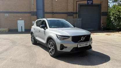 Used Volvo XC40 Plus 163 HP (119 kW) 2026 Silver SUV