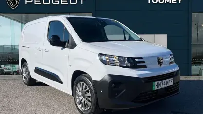 Begagnad Peugeot E-Partner 100 kW (136 HK) 2025 Minibuss