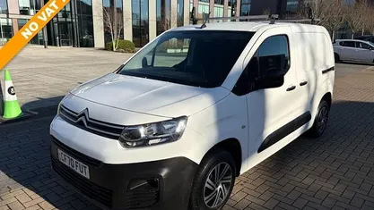 Used Citroën Berlingo 76 HP (55 kW) 2021 White MPV