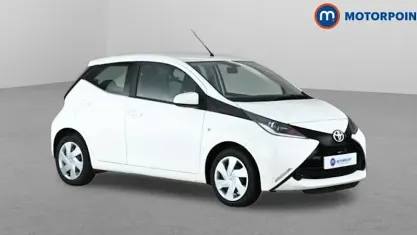 Used Toyota Aygo X-play 69 HP (50 kW) 2017 White Hatchback
