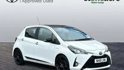 Used Toyota Yaris Hybrid Sport 101 HP (74 kW) 2019 White Hatchback