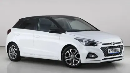 Used Hyundai i20 84 HP (61 kW) 2019 White Hatchback