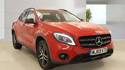 Used Mercedes GLA180 Urban 122 HP (89 kW) 2020 Red SUV