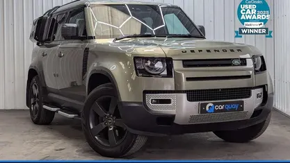 Used Land Rover Defender SE 300 HP (220 kW) 2021 Green Estate