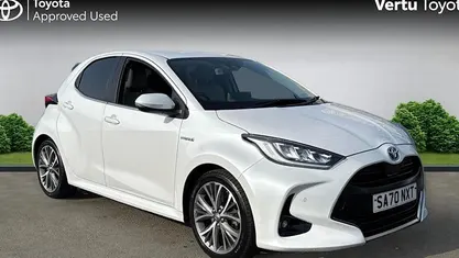 Used Toyota Yaris Hybrid 116 HP (85 kW) 2016 Hatchback