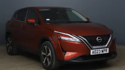 Used Nissan Qashqai N-Connecta 140 HP (102 kW) 2023 Red SUV