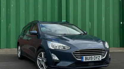 Used Ford Focus Zetec 120 HP (88 kW) 2019 Blue Estate
