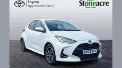 White Used 2022 Toyota Yaris Hybrid Design Hatchback | £16,000 (Good price)