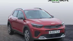 Red Used 2022 Kia Stonic 4 SUV | £13,995 (Fair price)