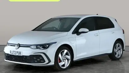 Second-hand VW Golf VIII GTE 245 CP (180 kW) 2024 Hatchback