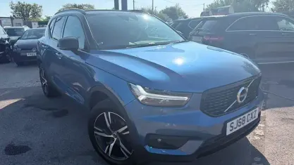 Used Volvo XC40 R-Design 156 HP (114 kW) 2019 Blue SUV