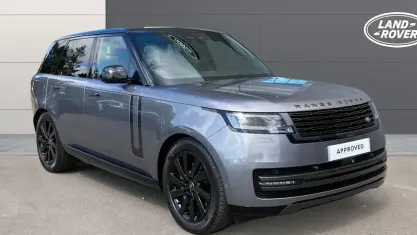 Used Land Rover Range Rover SE 300 HP (220 kW) 2023 Eiger grey SUV