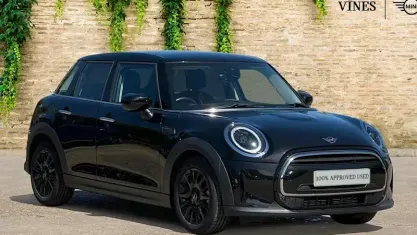 Used Mini Cooper Classic 136 HP (100 kW) 2022 Black Hatchback