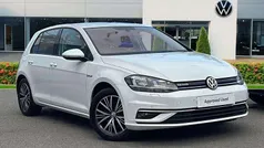 White Used 2018 VW Golf VII SE Hatchback | £16,699 (Fair price)