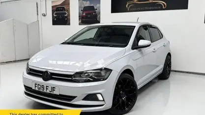 Used VW Polo SE 95 HP (69 kW) 2019 Silver Hatchback