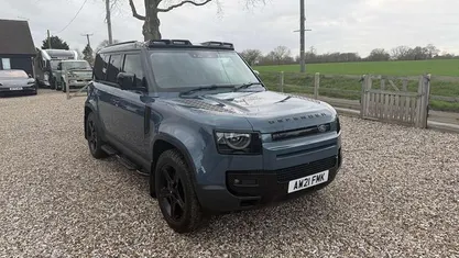 Used Land Rover Defender SE 249 HP (183 kW) 2023 SUV