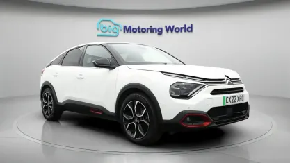Second-hand Citroën e-C4 Shine 100 kW (136 CP) 2022 Alb Hatchback