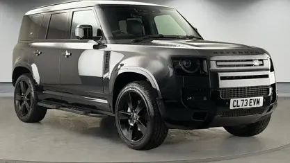 Used Land Rover Defender HSE Dynamic 300 HP (220 kW) 2023 Carpathian grey SUV