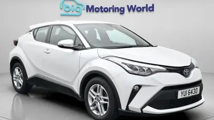 Used Toyota C-HR 122 HP (89 kW) 2023 White SUV