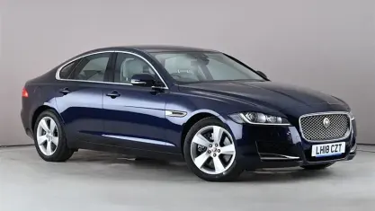 Usado Jaguar XF Portfolio 300 HP (220 kW) 2018 Azul Sedan