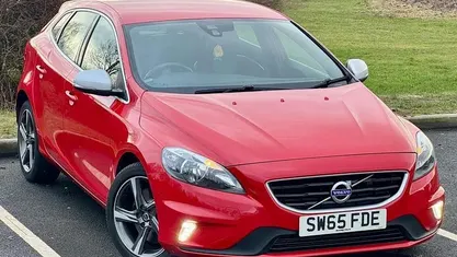 Used Volvo V40 R-Design 190 HP (139 kW) 2017 Hatchback