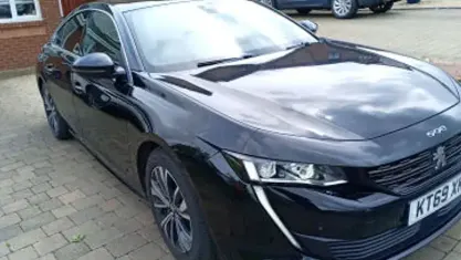 Gebraucht Peugeot 508 Allure 225 PS (165 kW) 2020 Schwarz Kleinwagen