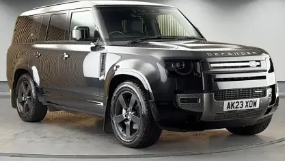 Used Land Rover Defender HSE Dynamic 300 HP (220 kW) 2023 Storm grey SUV