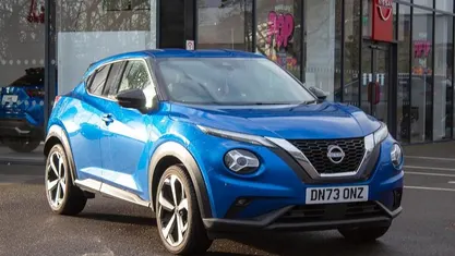 Used Nissan Juke Tekna 114 HP (83 kW) 2023 Magnetic blue SUV