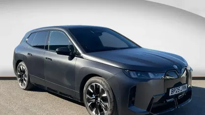Neu BMW iX M Sport 300 kW (408 PS) 2025 Grau SUV