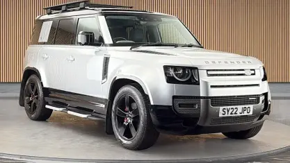 Used Land Rover Defender Dynamic 250 HP (183 kW) 2022 Silver SUV
