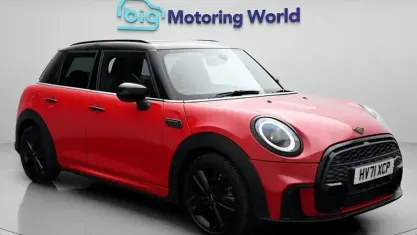 Used Mini Cooper Hatch 136 HP (100 kW) 2021 Red Hatchback