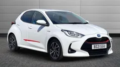 Pure white Used 2021 Toyota Yaris Hybrid Design Hatchback | £15,995 (Fair price)