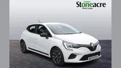 White Used 2022 Renault Clio V Evolution Hatchback | £12,600 (Good price)