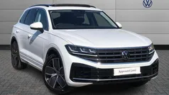 White Used 2024 VW Touareg Elegance SUV | £51,990 (Fair price)