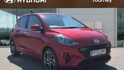 Used Hyundai i10 Premium 67 HP (49 kW) 2023 Red Hatchback