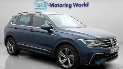 Begagnad VW Tiguan R-line Edition 150 HK (110 kW) 2022 Blå SUV