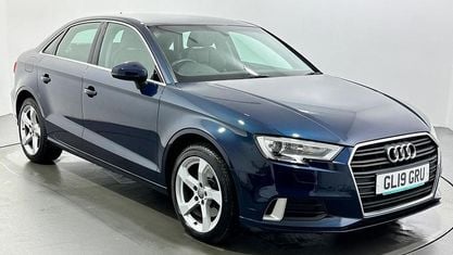 Używany Audi A3 Sport 150 KM (110 kW) 2019 Niebieski Sedan/Limuzyna