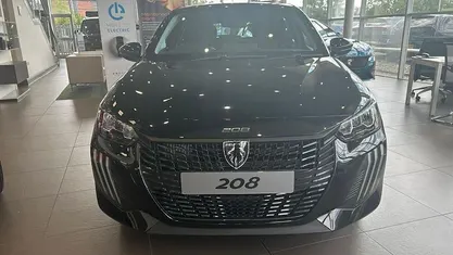 New 2025 Peugeot 208 Style Hatchback | £19,025 (Fair price)