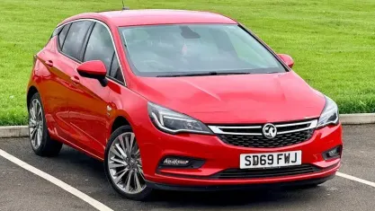 Used Vauxhall Astra S 150 HP (110 kW) 2019 Red Hatchback
