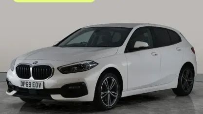 Begagnad BMW 118 Sport Line 140 HK (102 kW) 2020 Halvkombi