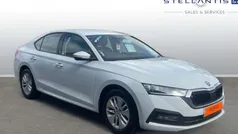 White Used 2023 Skoda Octavia SE Hatchback | £16,022 (Fair price)