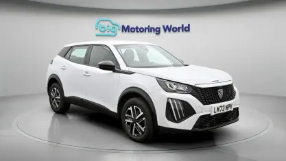 Używany Peugeot 2008 Active 101 KM (74 kW) 2023 Biały SUV