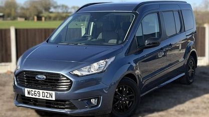 Begagnad Ford Tourneo Titanium 120 HK (88 kW) 2021 Kombi