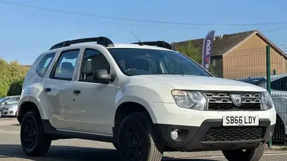 Used Dacia Duster Ambiance 110 HP (80 kW) 2017 White SUV