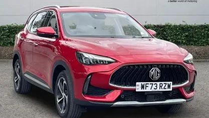 Used MG HS SE 162 HP (119 kW) 2023 Red SUV