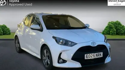 Used Toyota Yaris 116 HP (85 kW) 2025 White Hatchback